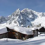 Maison Belle Vue Monte Bianco Vicino A Courmayeur * Villaret