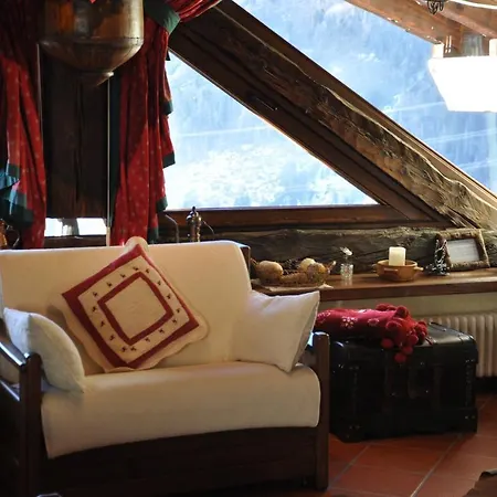 Maison Belle Vue Monte Bianco Vicino A Courmayeur Апартаменты *
