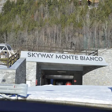 Maison Belle Vue Monte Bianco Vicino A Courmayeur דירה *