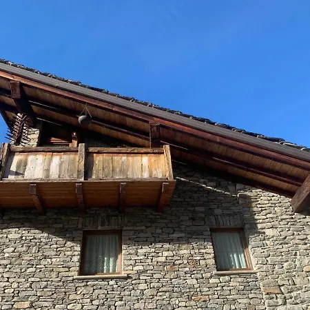 Maison Belle Vue Monte Bianco Vicino A Courmayeur Апартаменты *